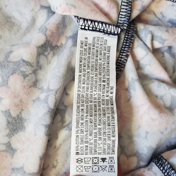 Forever 21 Floral Romper - Picture 6 of 6